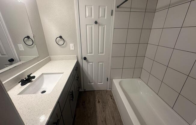 1 bed, 1 bath, 627 sqft, $1,100