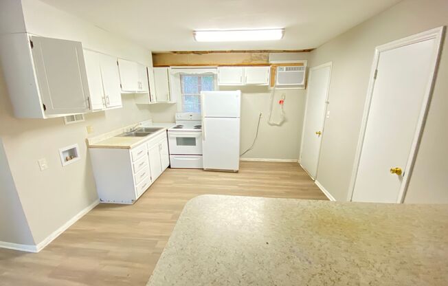 2bed/1ba Apt off S Main Kannapolis close to Downtown Kannapolis & Hwy 73