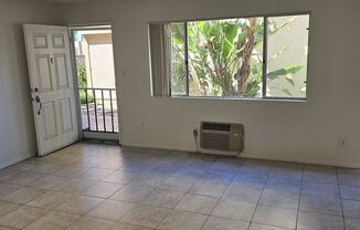 Remodeled 2bed 1.5 bath Ground level