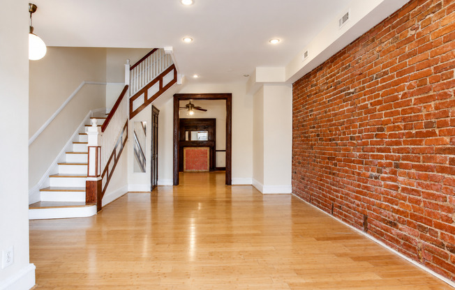 2811 11th St
