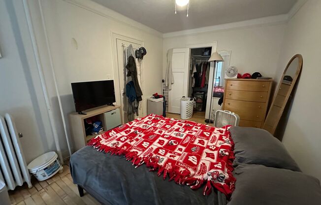 1 bed, 1 bath, 700 sqft, $1,325, Unit 57