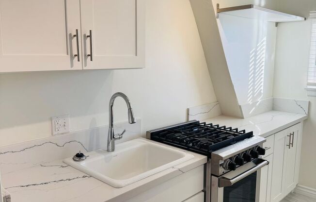 1 bed, 1 bath, 698 sqft, $2,275, Unit 2230C