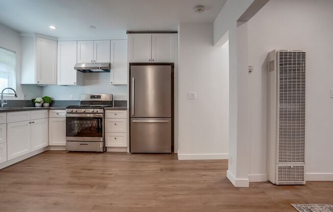 1 bed, 1 bath, 650 sqft, $1,900, Unit 5265 Cleon 1