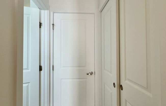 1 bed, 1 bath, 420 sqft, $1,299, Unit 30