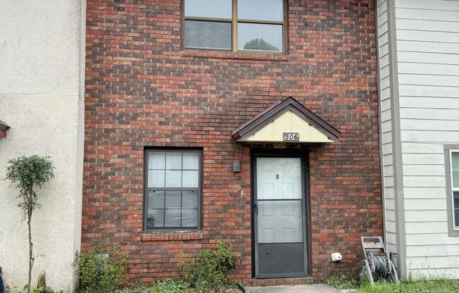 Charming 2-Story Townhouse in Fort Walton Beach, near Beal Parkway and More!