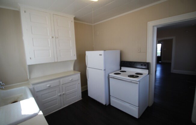 2 bedroom town-home in Milo-Grogan Neighborhood