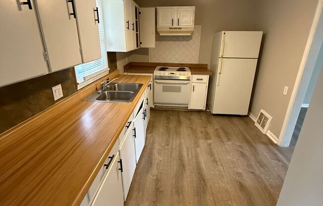 4610-4616 E Linwood Blvd-4 Plex