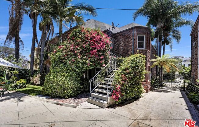 1111 S ORANGE DR