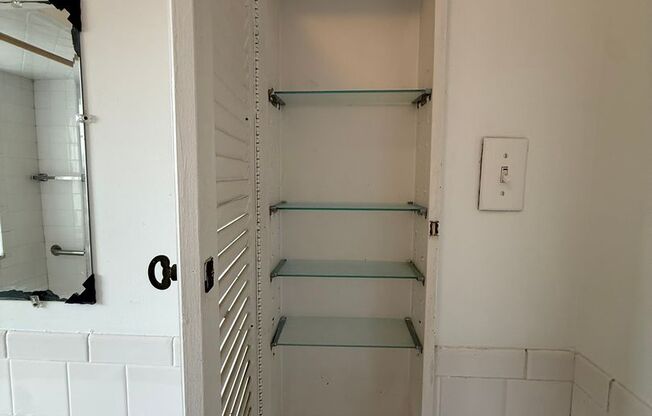 2 beds, 2 baths, 1,772 sqft, $2,200, Unit Old King Edward 61