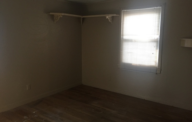 2 beds, 1 bath, $815