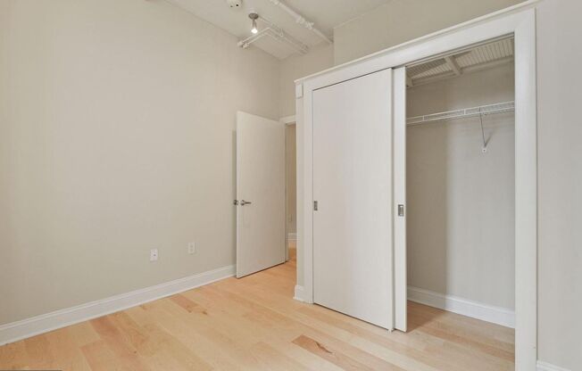 2 beds, 2 baths, $3,300, Unit # 105