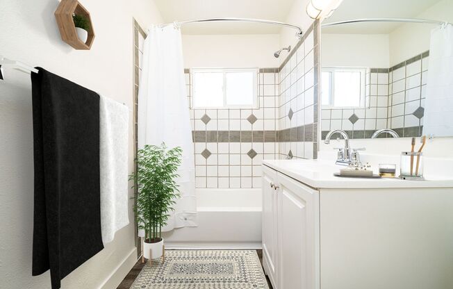 2 beds, 1 bath, 750 sqft, $2,350