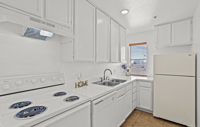 2 beds, 2 baths, 853 sqft, $1,400, Unit #370