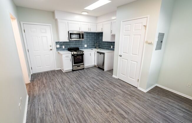 Studio, 1 bath, 238 sqft, $1,848, Unit 207