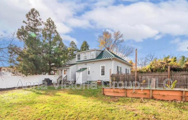 8807 49 AVE