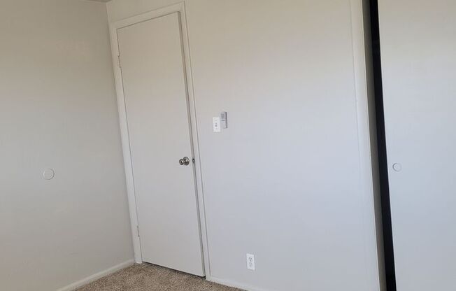 2 beds, 1 bath, 800 sqft, $1,145, Unit #29