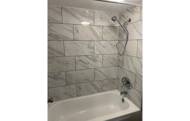 1 bed, 1 bath, 684 sqft, $1,340, Unit 112