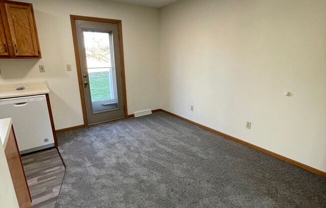 2 beds, 1.5 baths, 1,470 sqft, $1,350, Unit 83