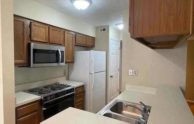 2 beds, 2 baths, $1,695