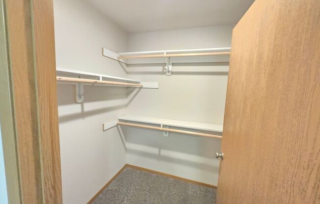 2 beds, 1 bath, 1,090 sqft, $1,230, Unit 3400 303