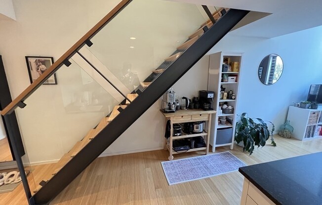 1 bed, 1.5 baths, 921 sqft, $4,200, Unit 511