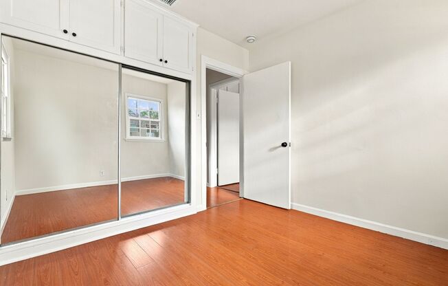 3 beds, 1.5 baths, $4,300
