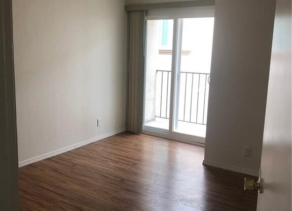 2 beds, 3 baths, 7,294 sqft, $2,300, Unit 3