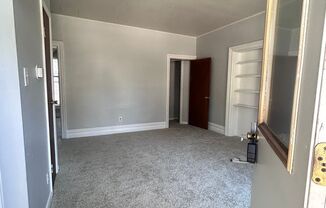 1 bed, 1 bath, 700 sqft, $749, Unit 325 Pontiac Street