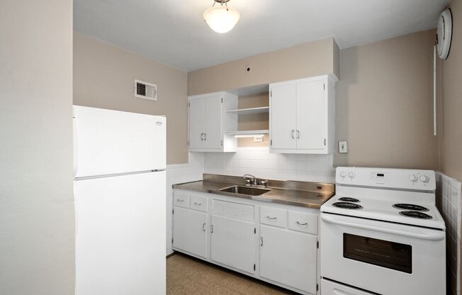 1 bed, 1 bath, $850, Unit 6218 1S - 969