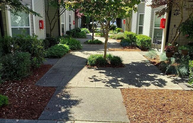 Prestige Townhomes: Stylish 2-Bedroom Living in the Heart of Puyallup