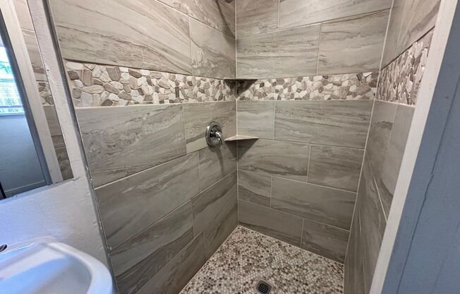 1 bed, 1 bath, 400 sqft, $650
