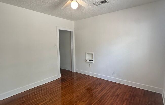 2 beds, 1 bath, 1,000 sqft, $1,350, Unit S732-1