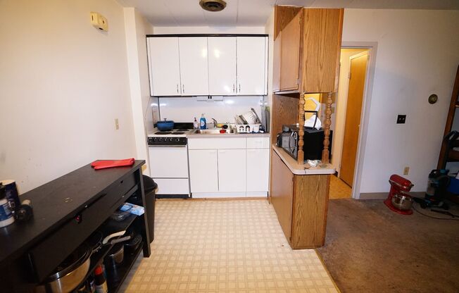 1 bed, 1 bath, $1,095, Unit 1C