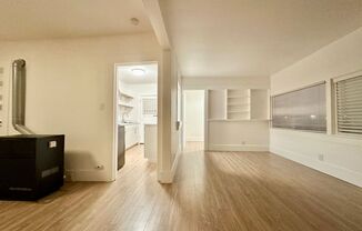 1 bed, 1 bath, 980 sqft, $2,145, Unit 414 35th Ave S