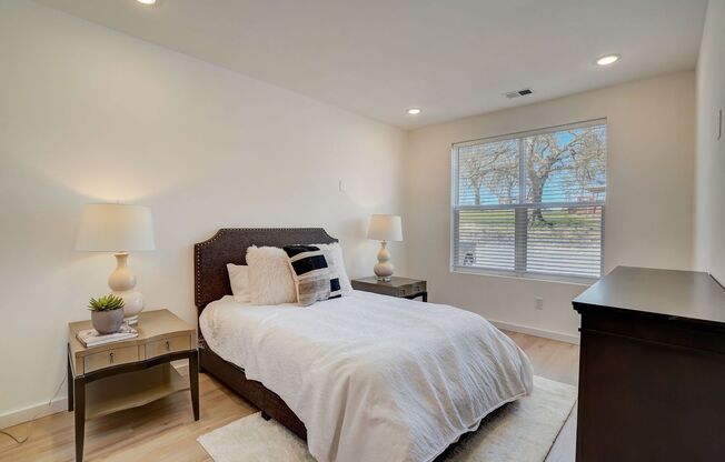 2 beds, 2 baths, 996 sqft, $1,425, Unit 312