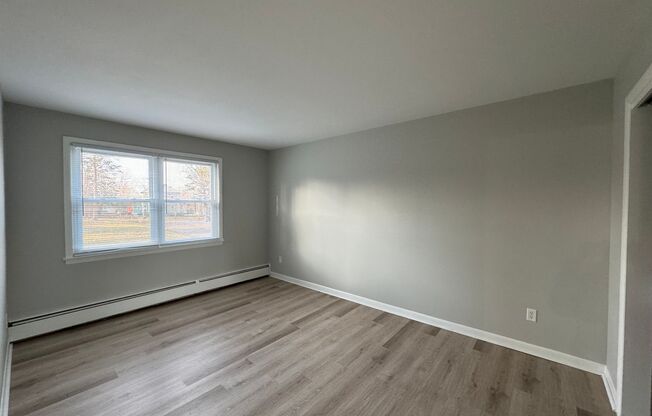 2 beds, 1 bath, 750 sqft, $1,495, Unit 102B