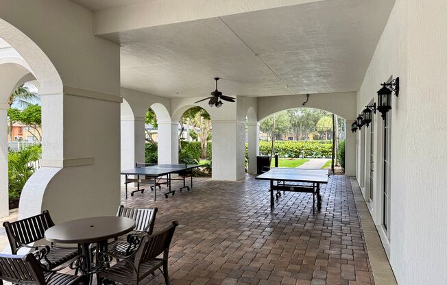 2 beds, 2.5 baths, $2,500, Unit Apt 207