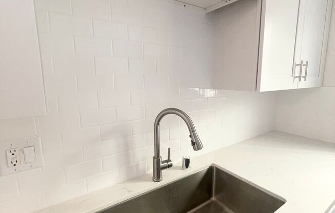 1 bed, 1 bath, $2,050