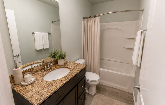 2 beds, 2 baths, 815 sqft, $1,295, Unit 206