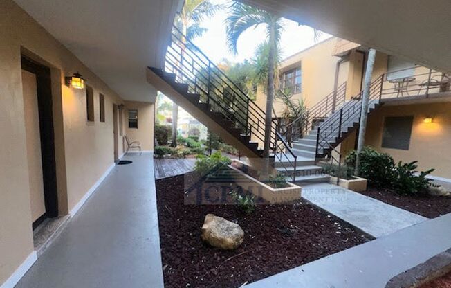 Waterfront with Pool - Las Olas Isles - walk to Las Olas, Beach $995 Special Dep & $995 First month w/ approved credit!