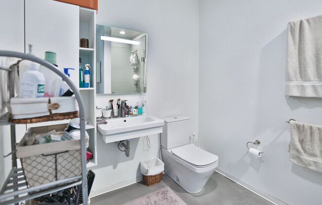 Studio, 1 bath, 600 sqft, $2,050, Unit 410