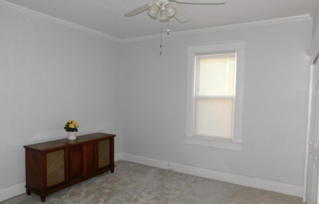 2 beds, 1 bath, $1,650, Unit APARTMENT 1