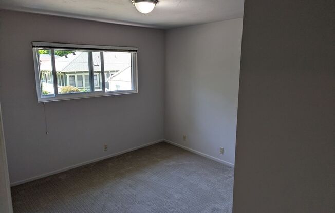 2 beds, 1 bath, $2,450