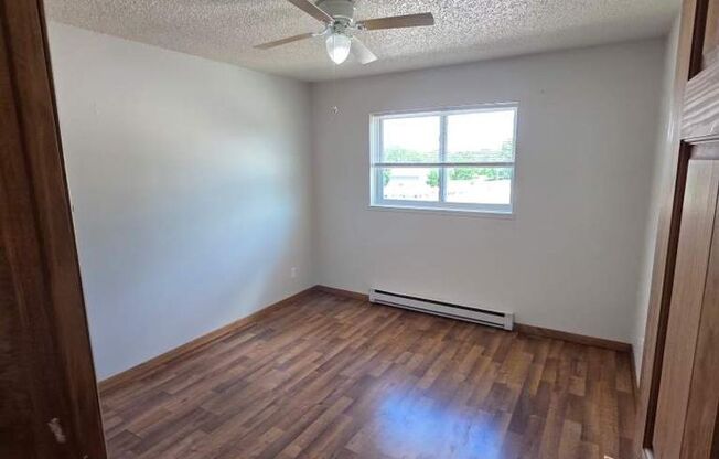 906 East E Street (McCook,NE)