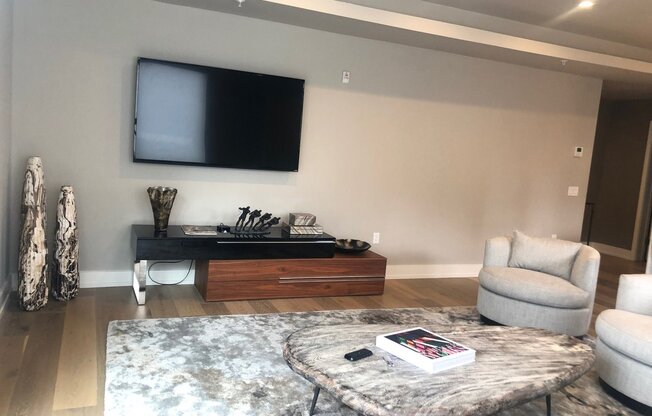 2 beds, 2 baths, 700 sqft, $3,495, Unit 605