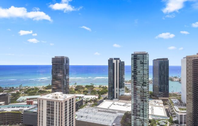 2 beds, 2 baths, $4,400, Unit # 4403