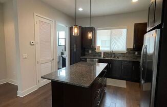 160 8th Street N