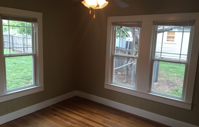 3 beds, 2 baths, $1,100