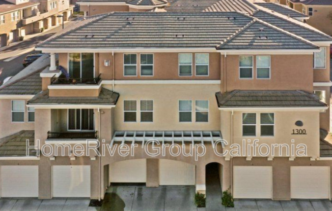 1300 MOON CIR