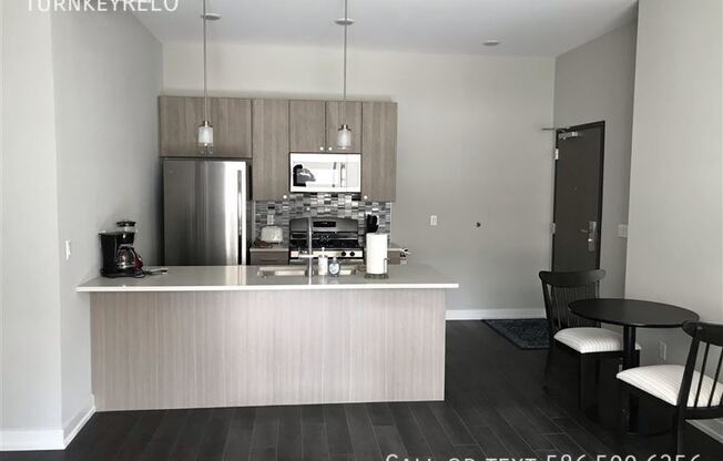 2115 E BIG BEAVER RD